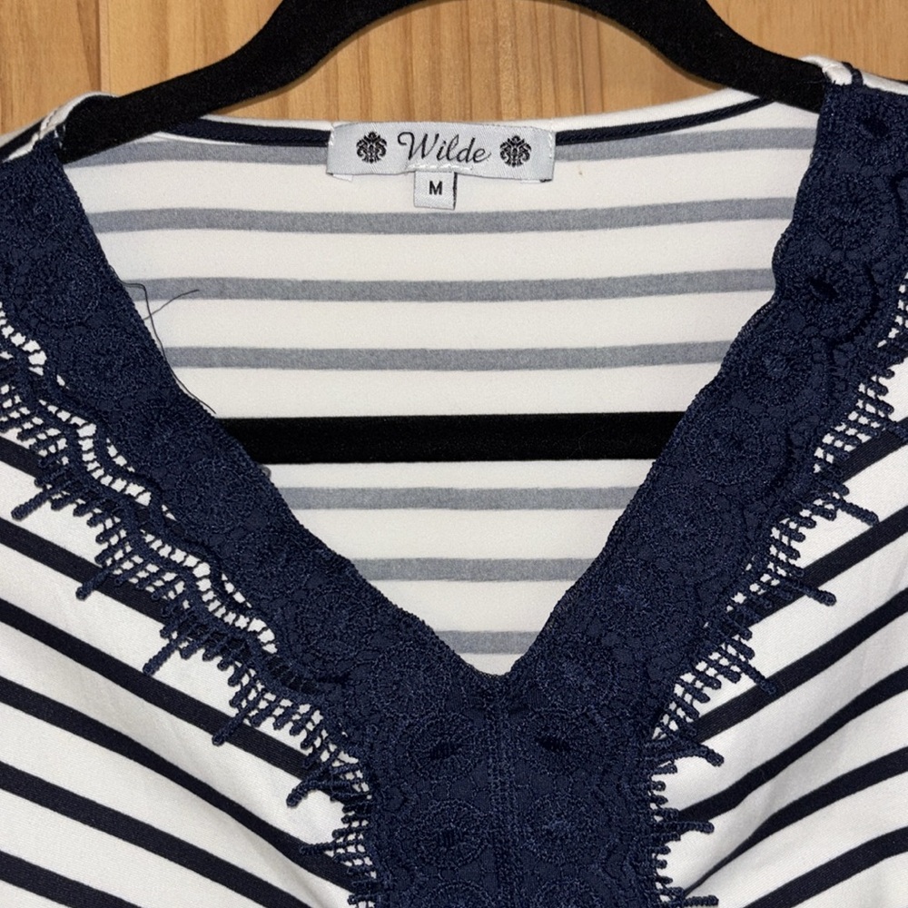 Wilde Medium Sleeveless Navy & White Stripes Fringe Statement Vee Neck - Picture 2 of 8
